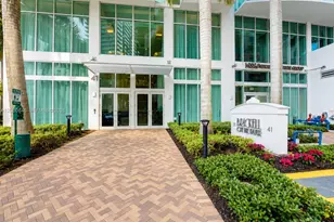 41 SE 5th St, Miami, FL 33131 - Photo 25