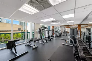 41 SE 5th St, Miami, FL 33131 - Photo 15