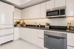 1010 Brickell Ave, Miami, FL 33131 - Photo 3