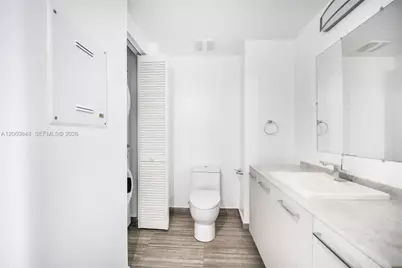 1010 Brickell Ave #2708, Miami, FL 33131 - Photo 9