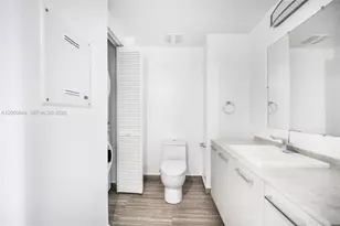 1010 Brickell Ave, Miami, FL 33131 - Photo 9