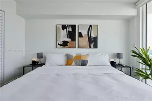 31 SE 5th St, Miami, FL 33131 - Photo 11