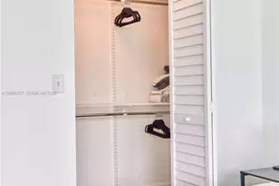 31 SE 5th St, Miami, FL 33131 - Photo 23