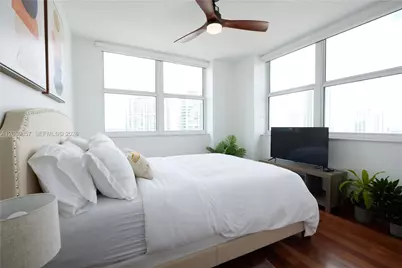 31 SE 5th St #3201, Miami, FL 33131 - Photo 19