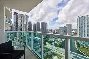 31 SE 5th St, Miami, FL 33131 - Photo 15