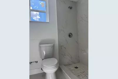 1115 W 38th Ter #50, Hialeah, FL 33012 - Photo 9