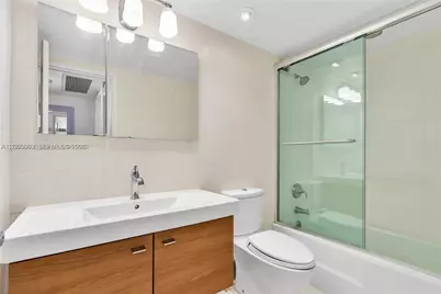 5700 Collins Ave #15D, Miami Beach, FL 33140 - Photo 17