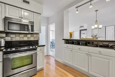 5700 Collins Ave #15D, Miami Beach, FL 33140 - Photo 7