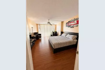 1000 Parkview Dr #505, Hallandale Beach, FL 33009 - Photo 9