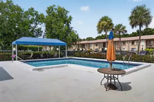 205 Lakeview Dr, Weston, FL 33326 - Photo 37