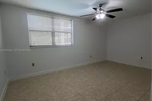 8205 Lake Dr, Doral, FL 33166 - Photo 23