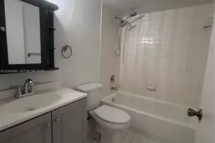 8205 Lake Dr, Doral, FL 33166 - Photo 17