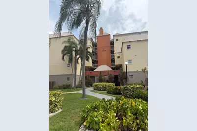 8205 Lake Dr #306, Doral, FL 33166 - Photo 3