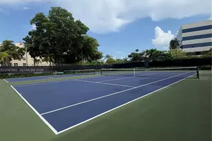 8205 Lake Dr, Doral, FL 33166 - Photo 37