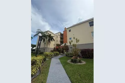 8205 Lake Dr #306, Doral, FL 33166 - Photo 29