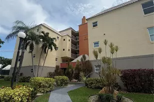 8205 Lake Dr, Doral, FL 33166 - Photo 29