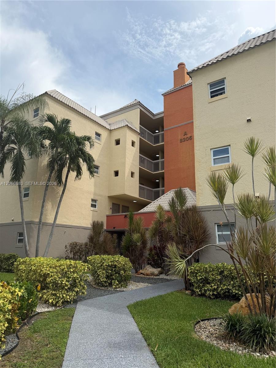 8205 Lake Dr #306 - 8205 Lake Dr #306, Doral, FL 33166 Luxury Property | Jose Angel Pina