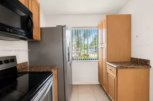 6585 Somerset Dr, Boca Raton, FL 33433 - Photo 5