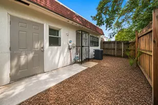 3856 NW 207 St Rd, Miami Gardens, FL 33055 - Photo 21