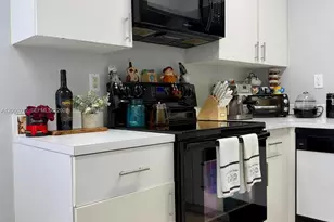 12556 NW 11th Ln, Miami, FL 33182 - Photo 7