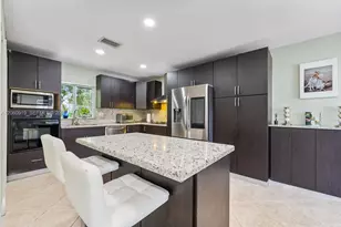 10615 SW 200th St, Cutler Bay, FL 33157 - Photo 9