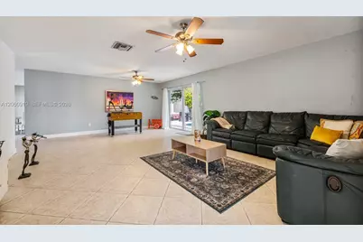 10615 SW 200th St, Cutler Bay, FL 33157 - Photo 11
