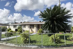 8636 NW 35th Pl, Miami, FL 33147 - Photo 9