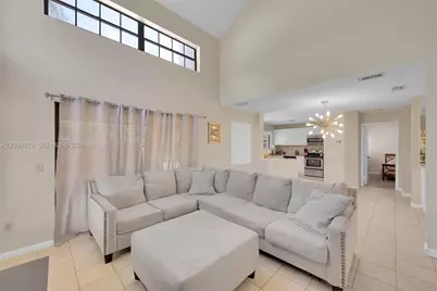 362 Prestwick Cir #3, Palm Beach Gardens, FL 33418 - Photo 7