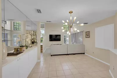 362 Prestwick Cir #3, Palm Beach Gardens, FL 33418 - Photo 11