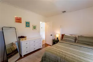 180 NW 67th St, Miami, FL 33150 - Photo 11