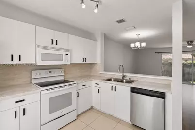 634 NW 208th Dr, Pembroke Pines, FL 33029 - Photo 5