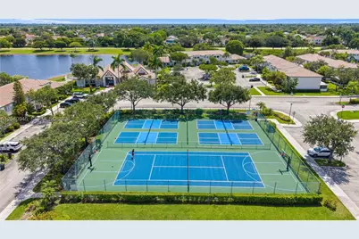 634 NW 208th Dr, Pembroke Pines, FL 33029 - Photo 49
