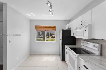 634 NW 208th Dr, Pembroke Pines, FL 33029 - Photo 7