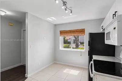 634 NW 208th Dr, Pembroke Pines, FL 33029 - Photo 9