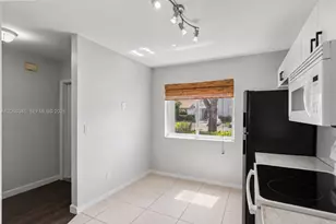 634 NW 208th Dr, Pembroke Pines, FL 33029 - Photo 9