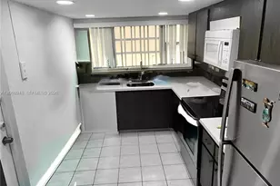920 NE 199th St, Miami, FL 33179 - Photo 3