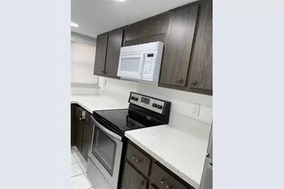 920 NE 199th St #309-3J, Miami, FL 33179 - Photo 5