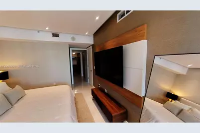 350 S Miami Ave #3902, Miami, FL 33130 - Photo 13