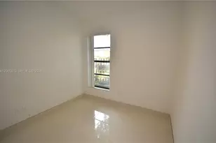 18954 NW 67th Pl, Hialeah, FL 33015 - Photo 17