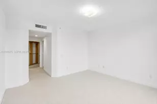 4775 Collins Ave, Miami Beach, FL 33140 - Photo 31