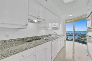 4775 Collins Ave, Miami Beach, FL 33140 - Photo 25