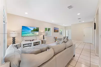 371 NE 32nd Ter, Homestead, FL 33033 - Photo 19