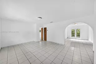 430 SE 7th Ave, Hialeah, FL 33010 - Photo 9