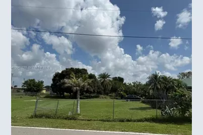 757 SW Avenue R, Moore Haven, FL 33471 - Photo 3