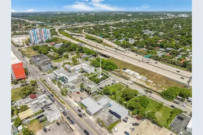 272 NW 37th St, Miami, FL 33127 - Photo 9