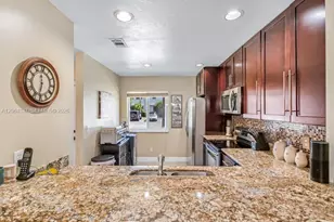 20822 NW 2nd St, Pembroke Pines, FL 33029 - Photo 7