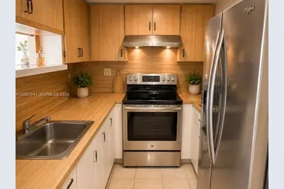 9678 Fontainebleau Blvd #311, Miami, FL 33172 - Photo 3
