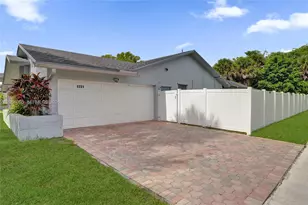 1221 NW 78th Ave, Plantation, FL 33322 - Photo 5