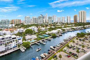 400 Kings Point Dr, Sunny Isles Beach, FL 33160 - Photo 23