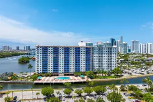 400 Kings Point Dr, Sunny Isles Beach, FL 33160 - Photo 39